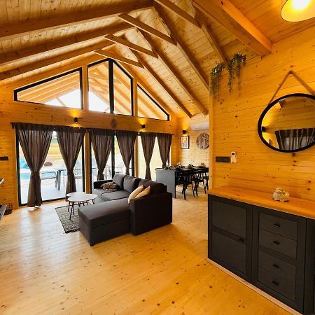Holiday House Adamo Selno エクステリア 写真