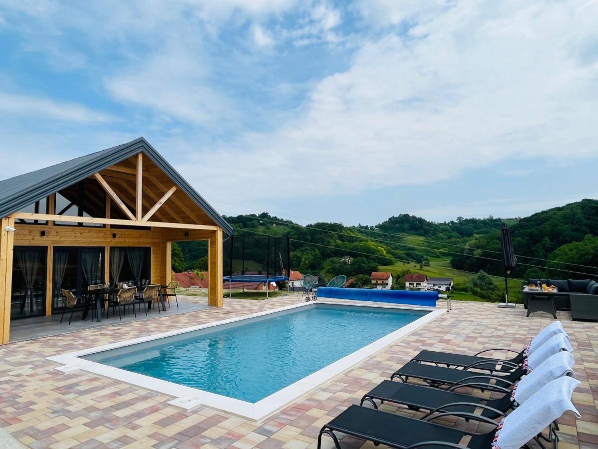 Holiday House Adamo Selno エクステリア 写真